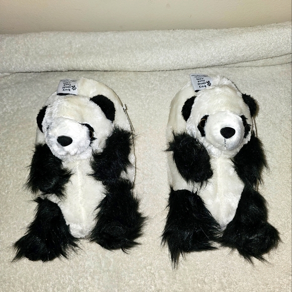 BNWT PANDA SLIPPERS!! 🐼 - Picture 1 of 10